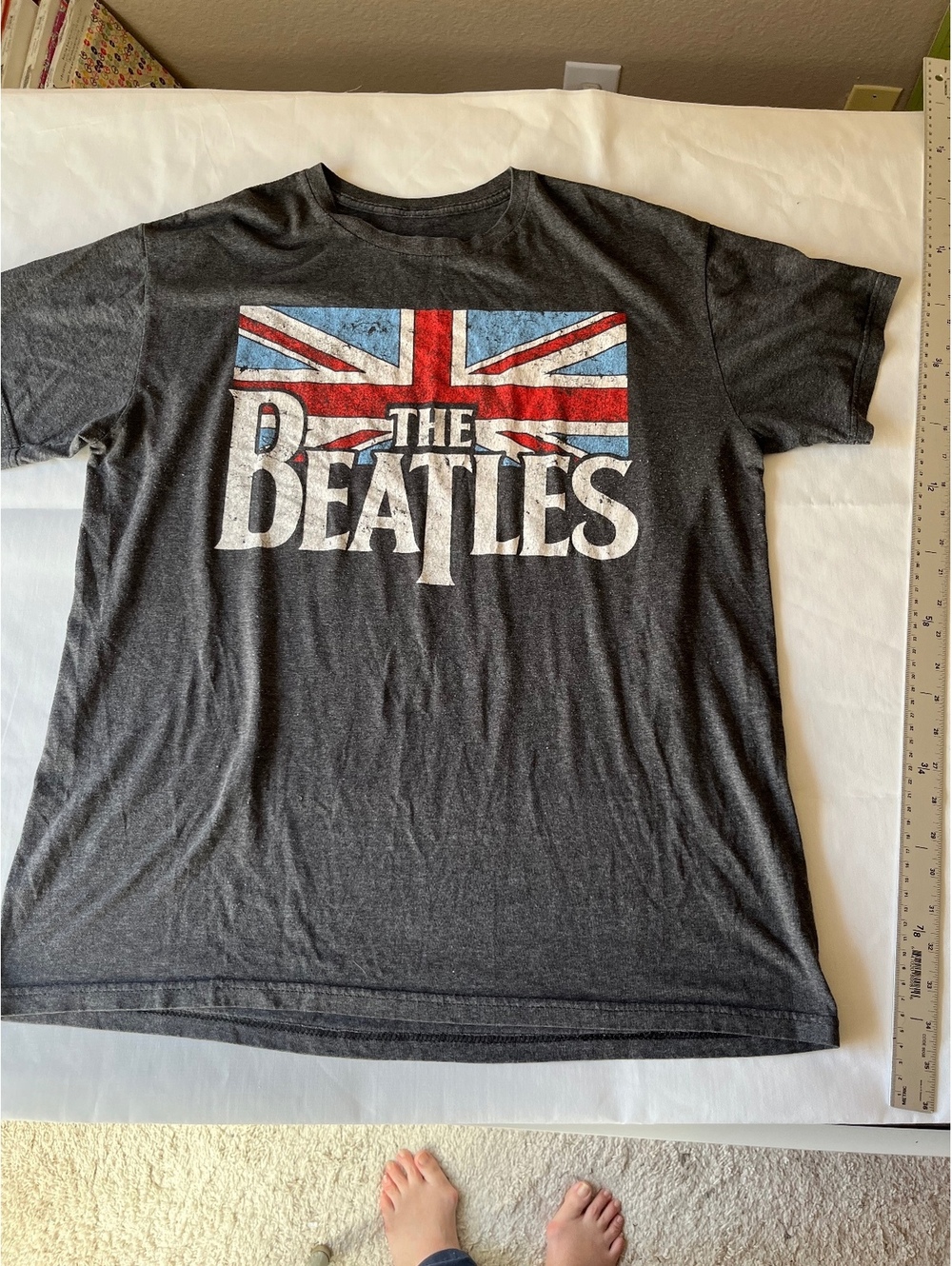 The Beatles Union Jack graphic T shirt charcoal gray large